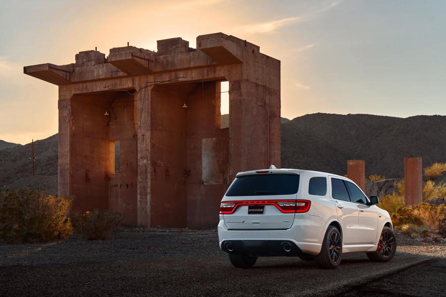  Dodge Durango SRT (WD) 2017 года  (фото 3 из 100)